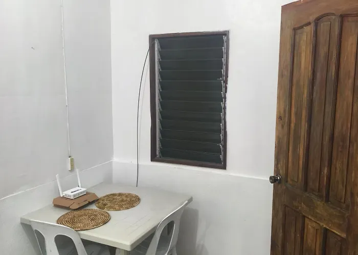 Reefside Retreat Hostel